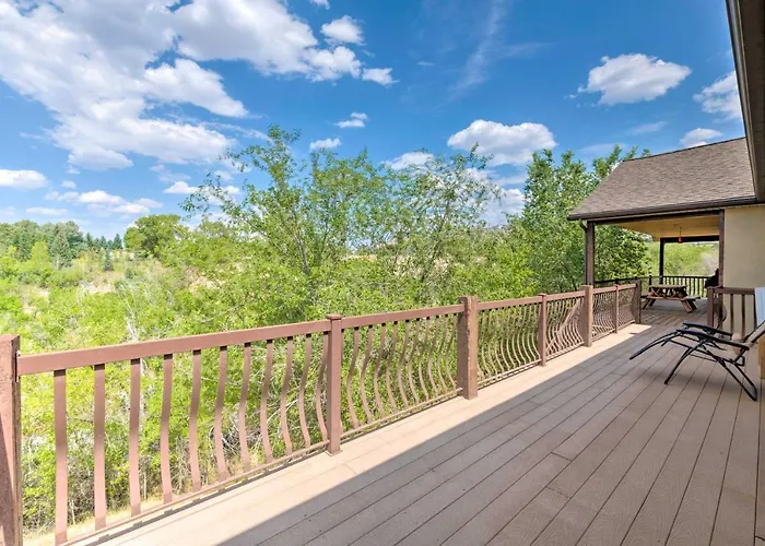 Well-Appointed Sterling Casita With Full Kitchen!
