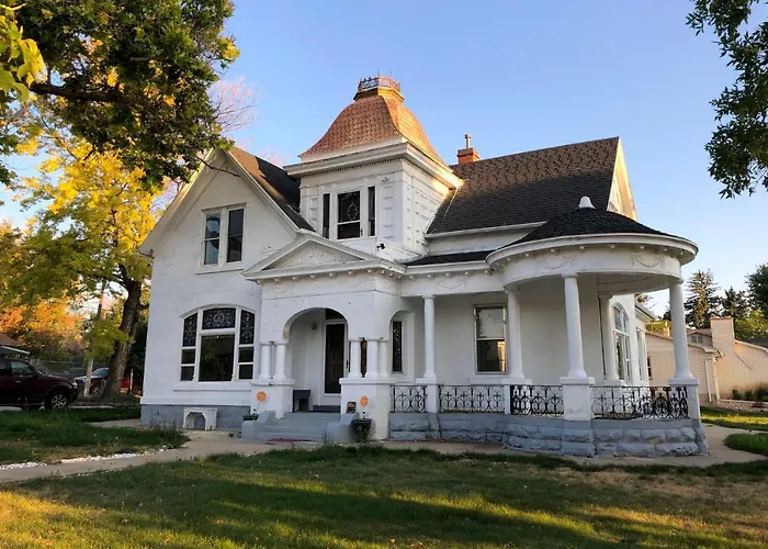 Charming Mt Pleasant Home In Historic Dtwn!