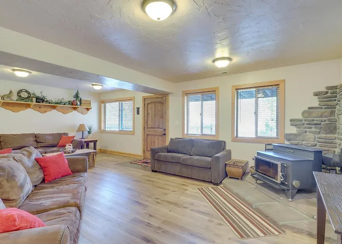 Rustic Sterling Cabin: Walk To Palisade Lake!