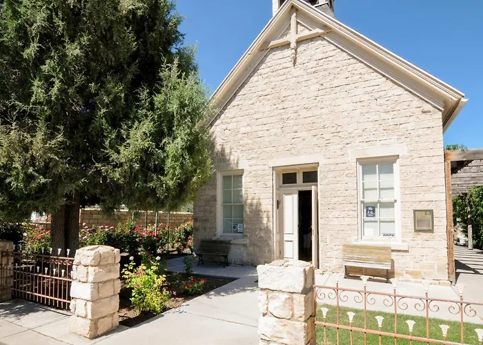 Updated Main St Apt. Near Fishlake & Capitol Reef!